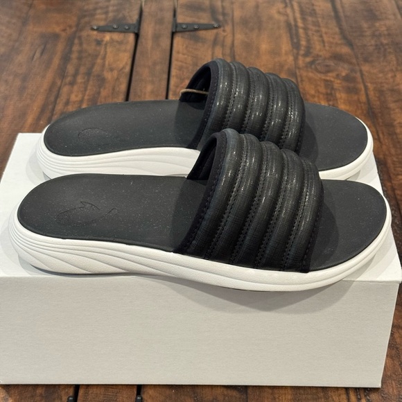 OluKai Komo Slide Sandal main image 4